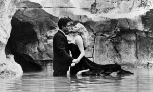 slodkie_zycie_fontanna Dolce vita film - Fellini, scena w fontannie
