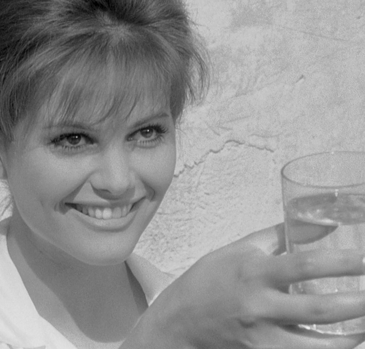 Osiem i pół Claudia Cardinale