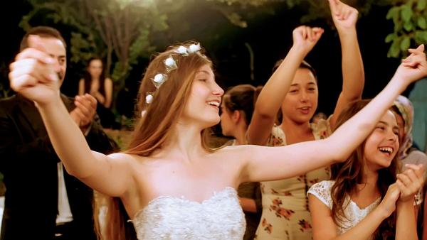 Dobre filmy tureckie - Mustang Deniz Erguen