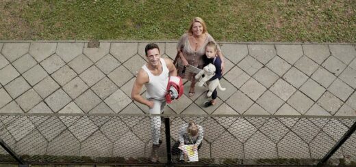 Film balkonowy recenzja