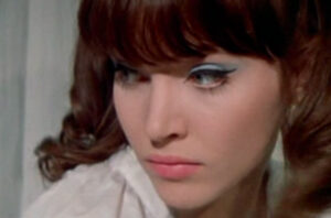 Kobieta jest kobietą film recenzja