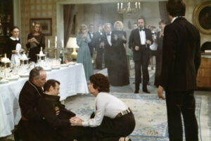 The Discreet Charm of the Bourgeoisie film analysis