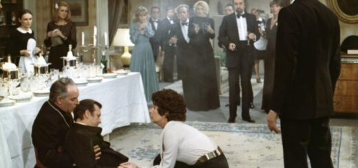 The Discreet Charm of the Bourgeoisie film analysis